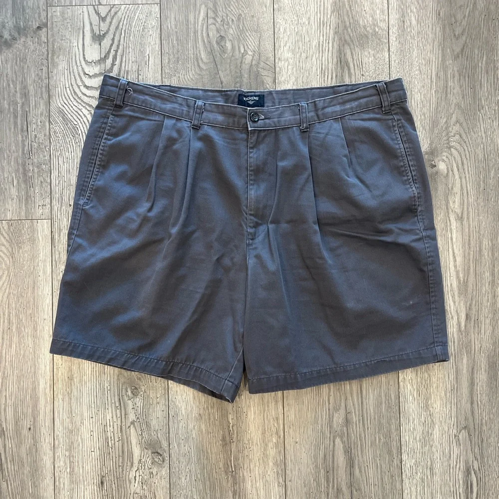 Dockers Men’s Pleated Dark Gray Flat Front Shorts 7” Inseam 40W Stain Defender
